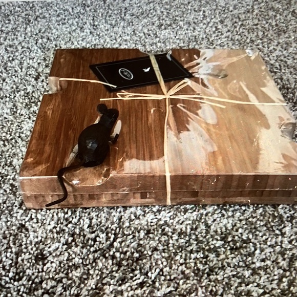 Cheese cutting display board with cast iron mouse. - Picture 3 of 7